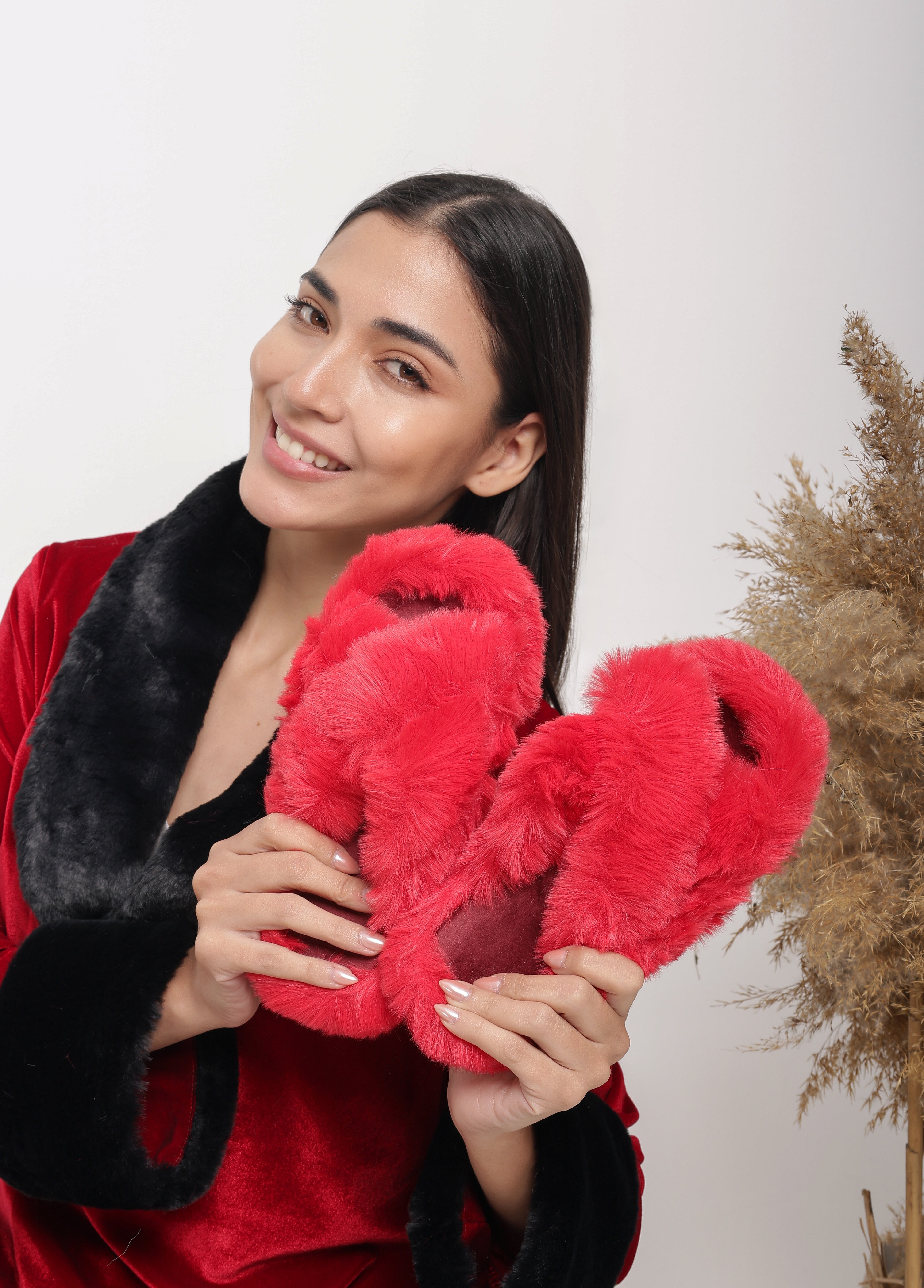 Faux Fur Criss-Cross Slippers - Red