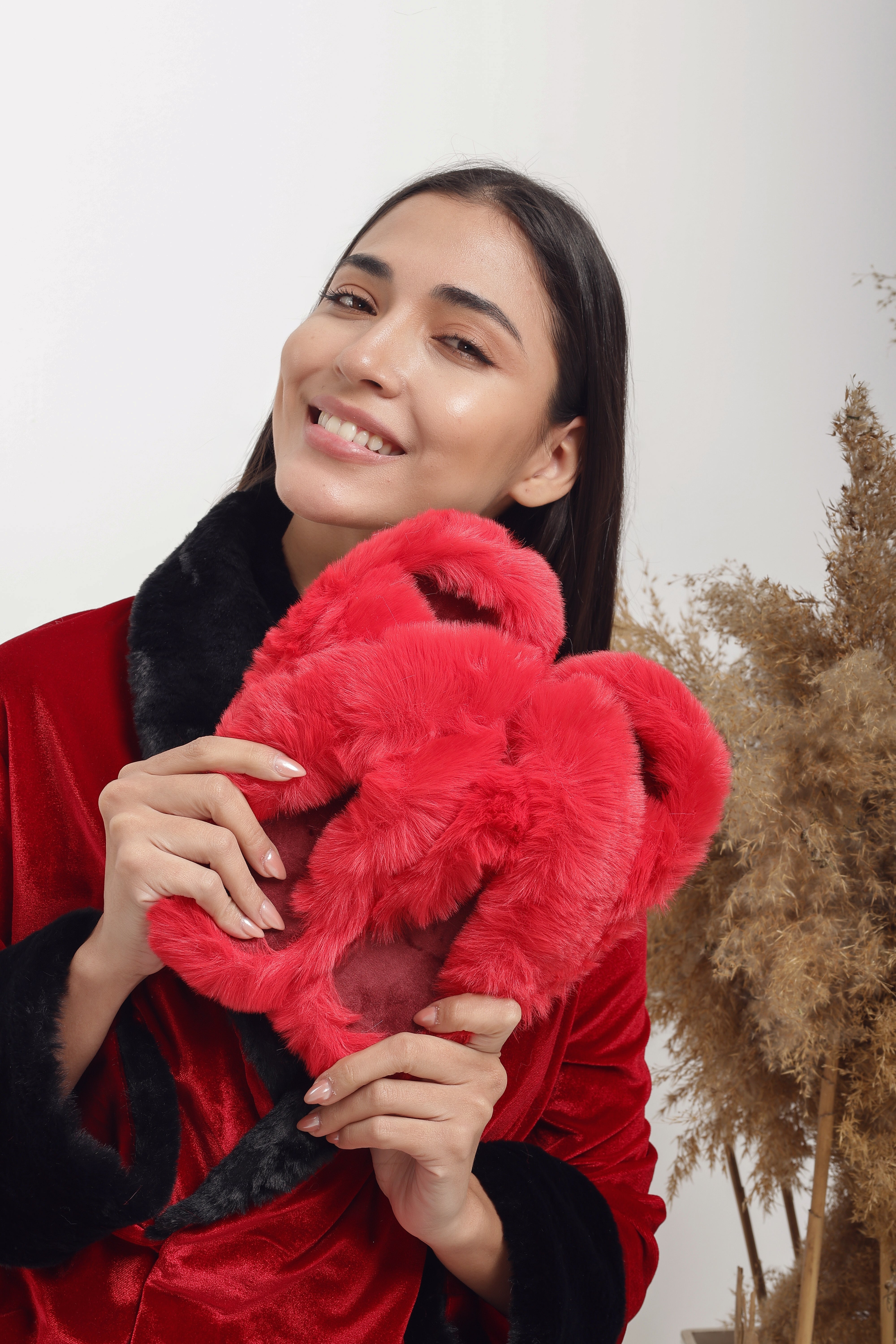 Faux Fur Criss-Cross Slippers - Red